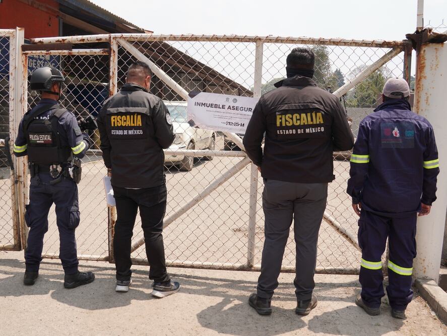 Las tomas clandestinas contaban con cisternas, bombas, ductos y mangueras para llenar pipas de gran volumen. Foto Especial