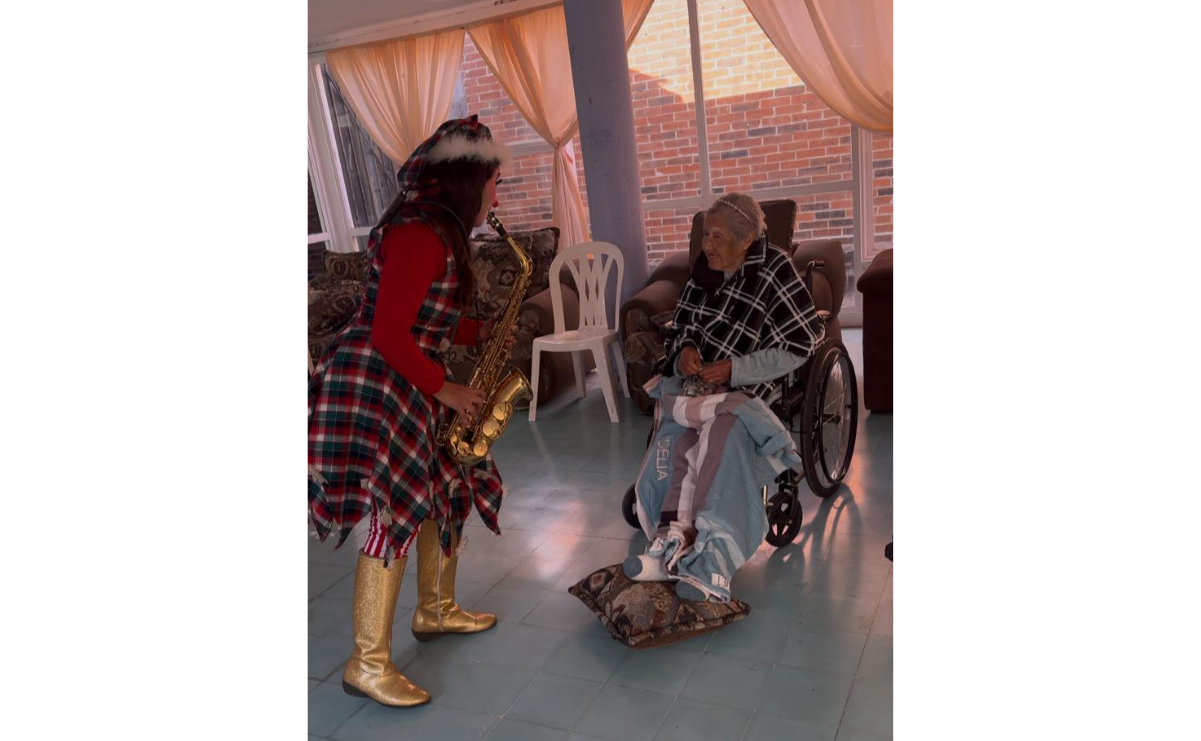 La payasita Piñita visitaron el asilo de ancianos San Vicente / Foto: Especial