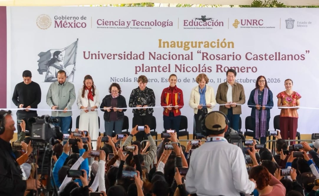 La presidenta Claudia Sheinbaum y la gobernadora Delfina Gómez encabezaron el corte de listón del nuevo plantel educativo en Nicolás Romero.  Foto Especial
