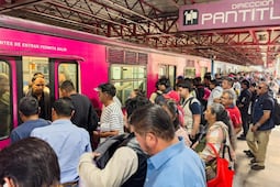 Caos en la Línea A: Paro de trabajadores deja varados a miles en la estación La Paz