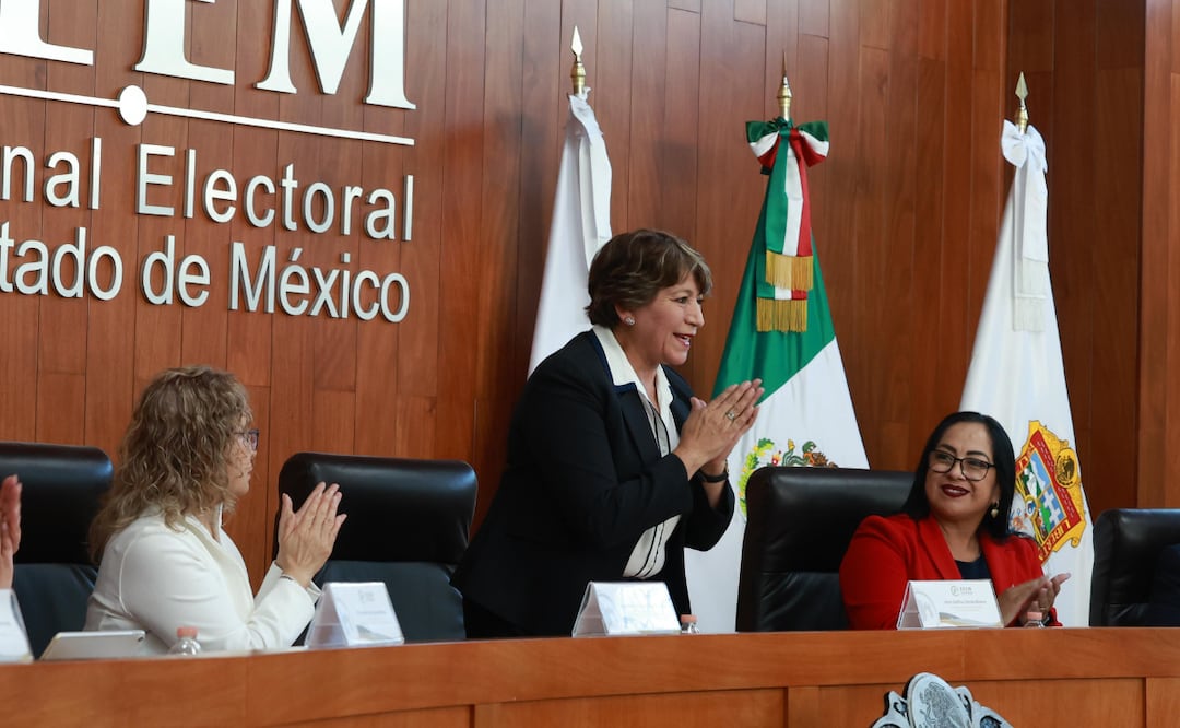 La gobernadora Delfina Gómez Álvarez durante la Sesión Solemne de instalación del Pleno del Tribunal Electoral del Estado de México (TEEM) en Toluca Foto: Alejandro Vargas