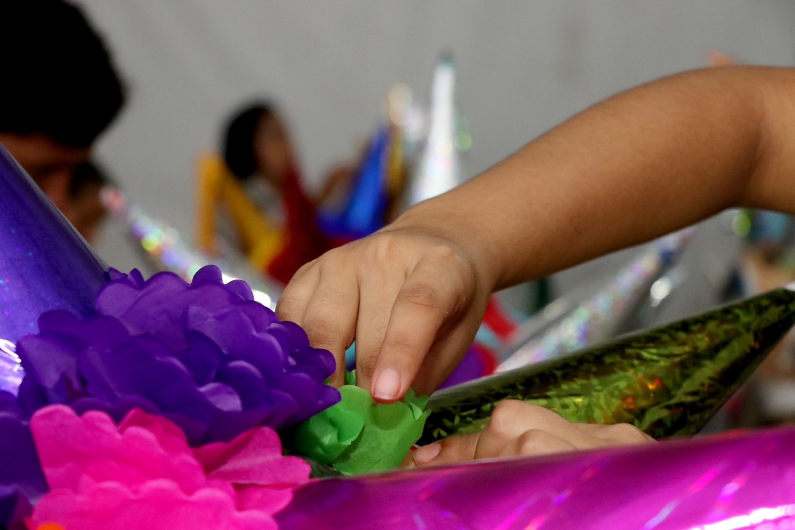 Acolman es reconocido por la elaboración artesanal de piñatas. Foto Especial