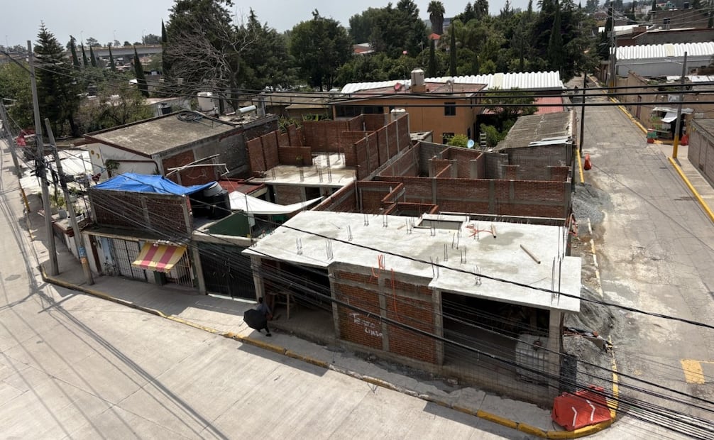 Losas cuarteadas y fallas sanitarias son parte de los vicios ocultos que los vecinos exigen reparar en sus viviendas. Foto Arturo Contreras / El Universal