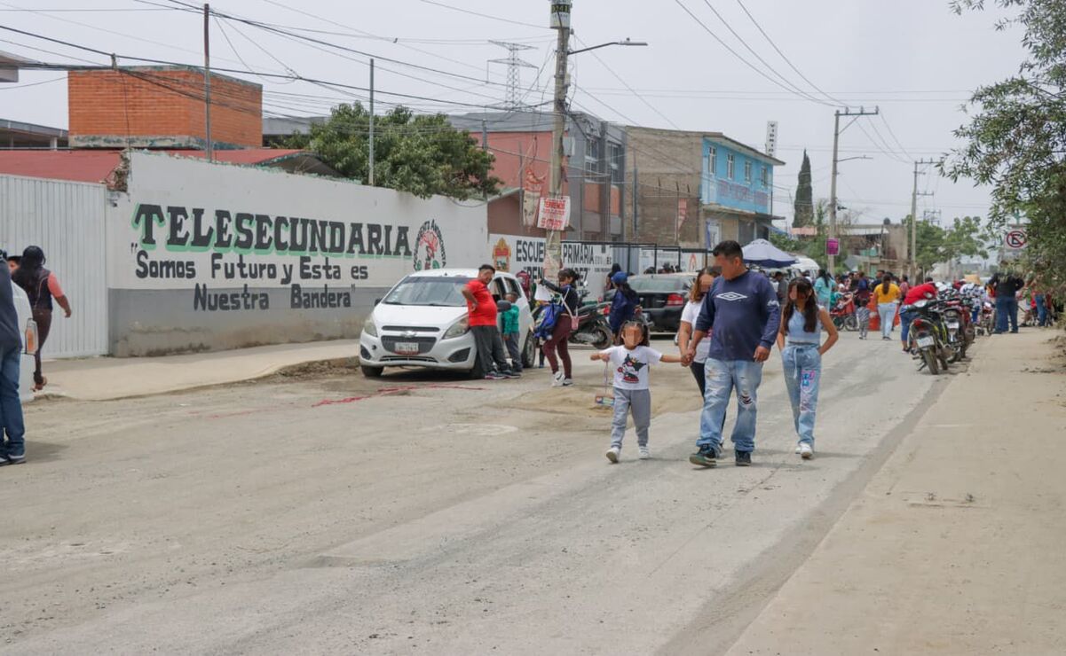 Concluyen rehabilitación de colector Pirules y más de 500 alumnos regresan a la escuela en Chimalhuacán