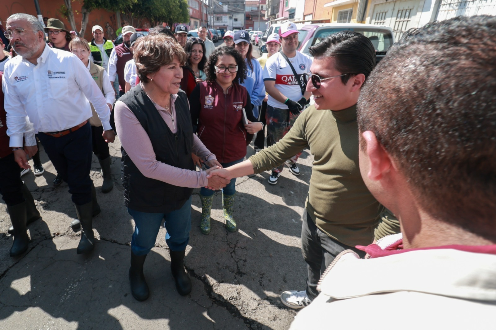 Llevan consultas médicas gratuitas y aplicación de vacunas a damnificados en Neza
