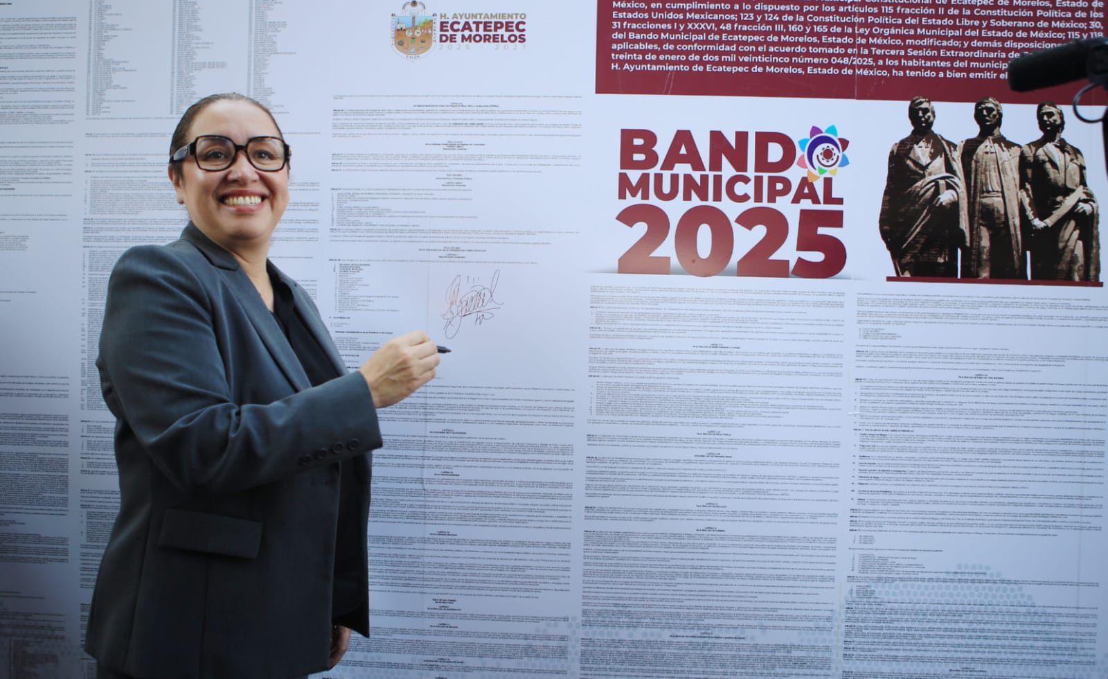 Azucena Cisneros dijo que se busca fortalecer la paz social con sanciones que pueden ser conmutadas por trabajo comunitario. Foto Especial