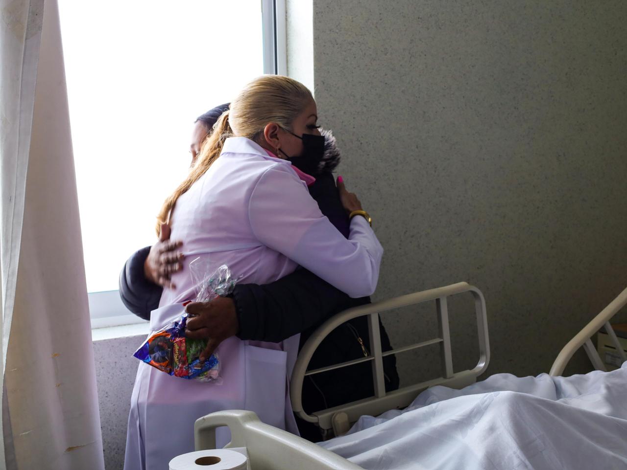 Macarena Montoya Olvera reconoce al personal de salud quienes, en cualquier fecha del año, atienden con calidez y humanismo a las y los mexiquenses. Foto Especial