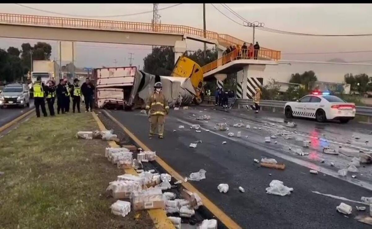 El chofer es reportado con lesiones leves / Foto Especial