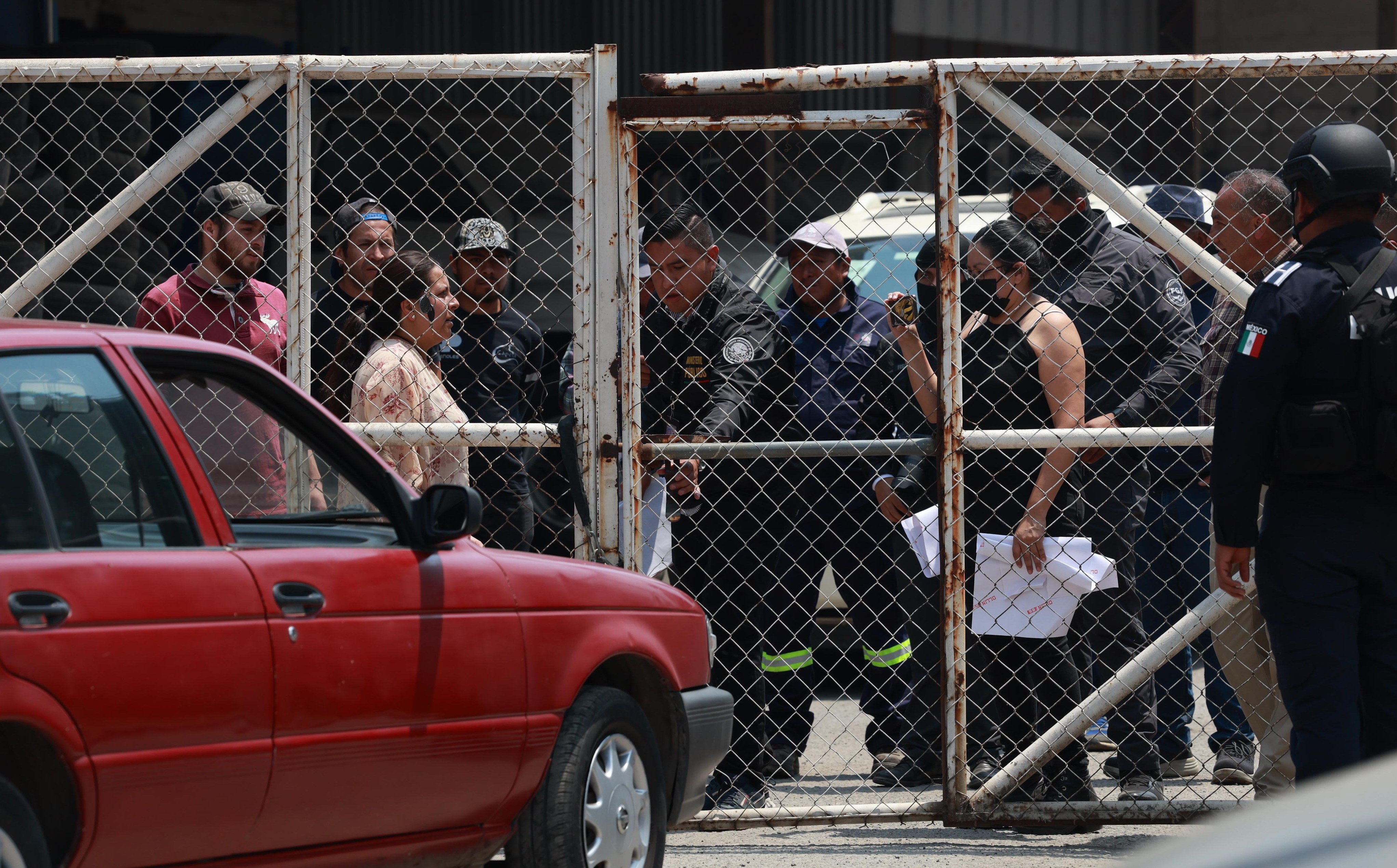 Durante el operativo de la FGJEM, suspendieron las tomas clandestinas que se detectaron dentro de los domicilios. Foto: Alejandro Vargas