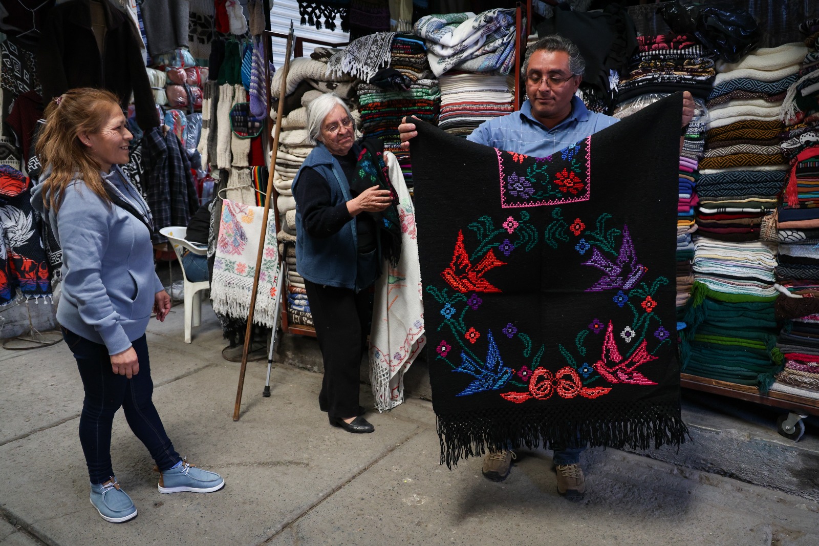 Chiconcuac resiste a bajas ventas y productos chinos