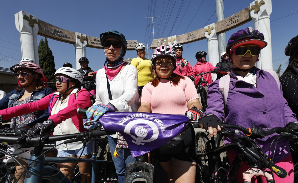 Ciclistas de cinco municipios se unieron en Toluca para la 'Rodada de Altura', exigiendo respeto y seguridad en las calles. Foto: Jorge Alvarado