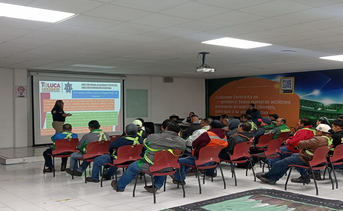 Se impartió la plática Manejo a la defensiva / Foto Especial