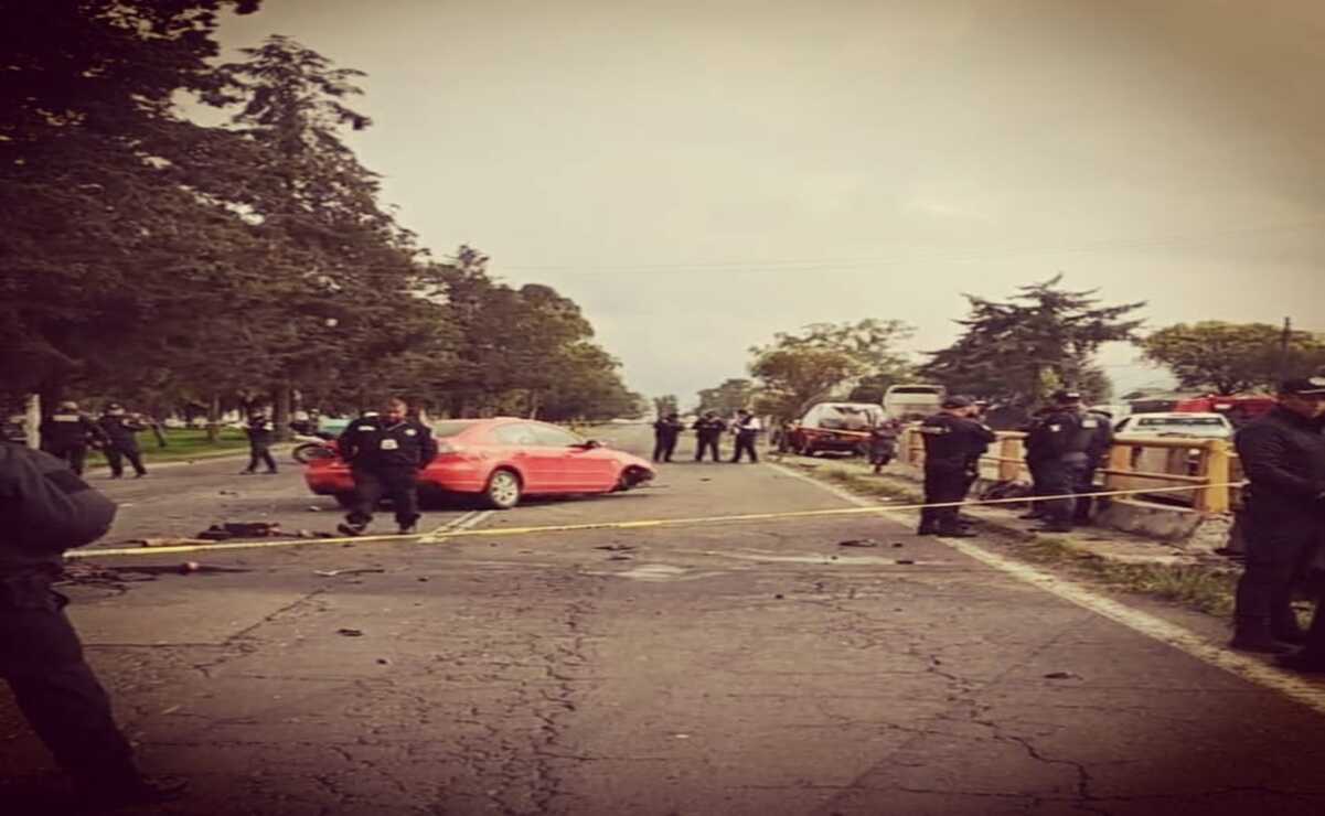 Elementos de la SSEM, dependencia a la que pertenecía Daniel González, acordonaron los carriles centrales de la Toluca- Palmillas / Foto: Especial
