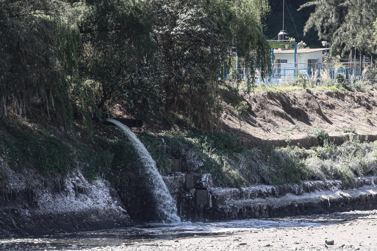 La solución requiere una inversión de mil millones de pesos y plantas de tratamiento. Foto Gabriel Pano