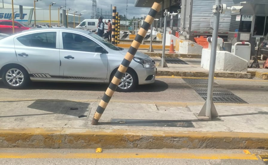 Manifestación de transportistas; liberan paso en caseta de la México-Querétaro