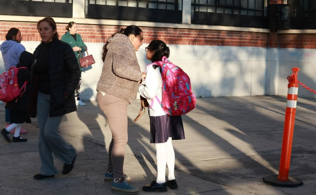 Las autoridades educativas del Estado de México exigen que el programa "Mochila de Paz" se aplique de forma sistemática y no aislada. Foto Alejandro Vargas / El Universal