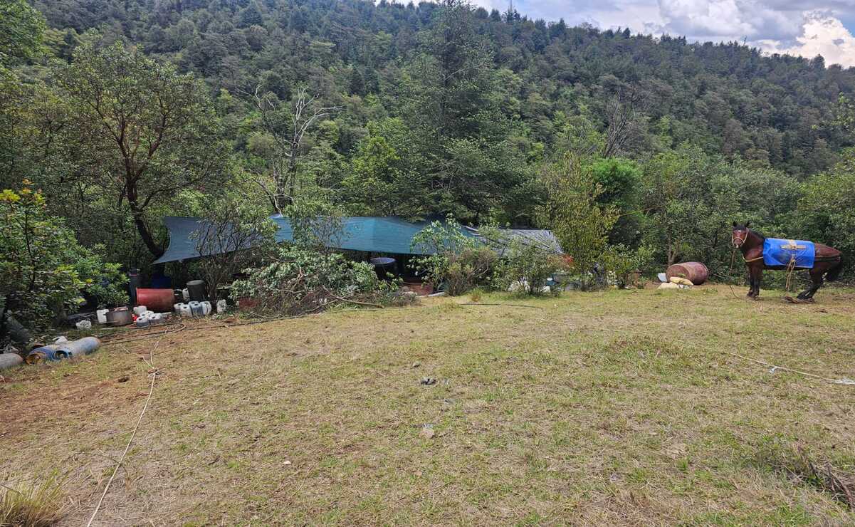 El narcolaboratorio fue ubicado en la Av. Gustavo Baz Prada, a la altura del Km 85, en la colonia Santa Ana Jilotzingo, entre los límites de Otzolotepec y Jilotzingo. Foto: Especial
