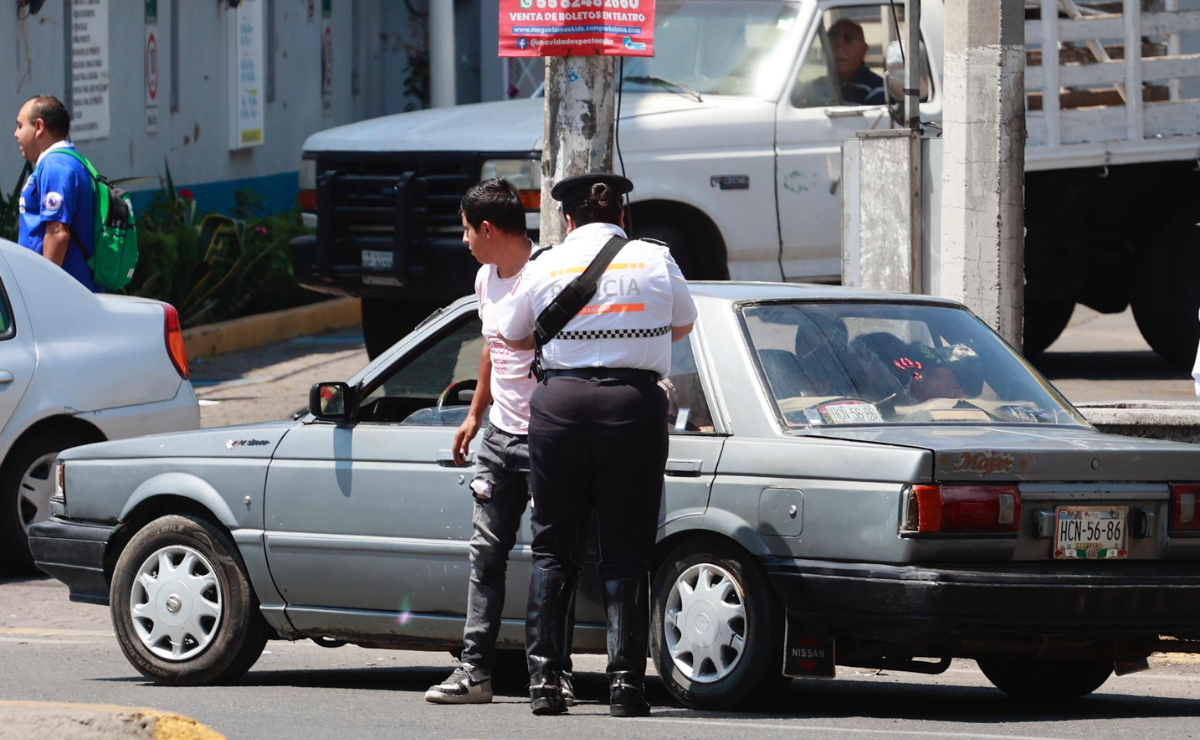 La suspensión de infracciones vehiculares en Toluca ha generado un incremento en el caos vial y malas prácticas de manejo, según empresarios locales. Foto: Alejandro Vargas