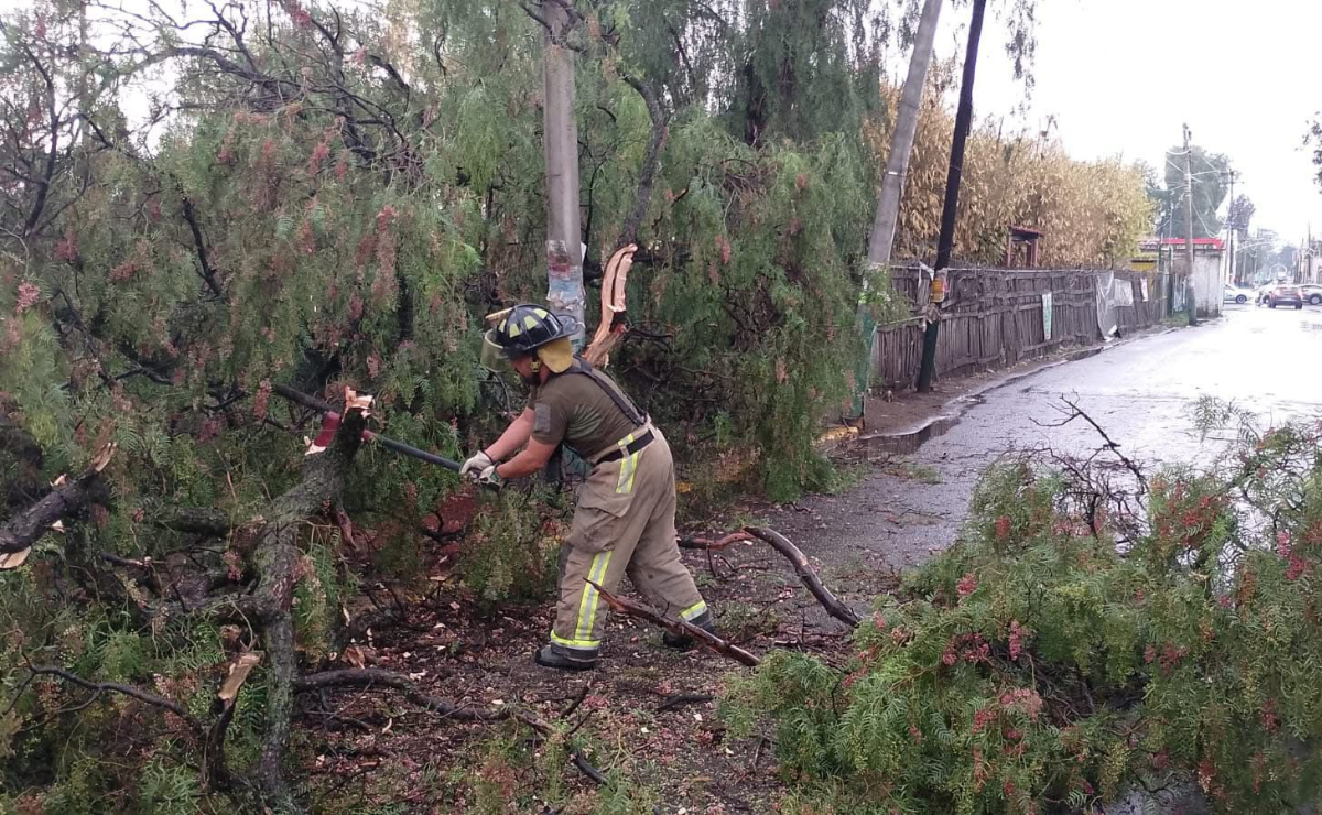 La alcaldesa de Zumpango informa sobre la rápida respuesta ante la inusual tormenta que afectó al municipio. Foto: Especial