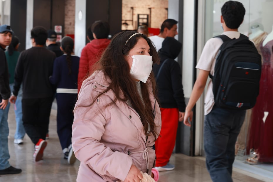 Autoridades de salud sugieren el uso de mascarillas en las aulas para proteger a la población infantil ante la aglomeración en espacios cerrados. Foto Alejandro Vargas / El Universal