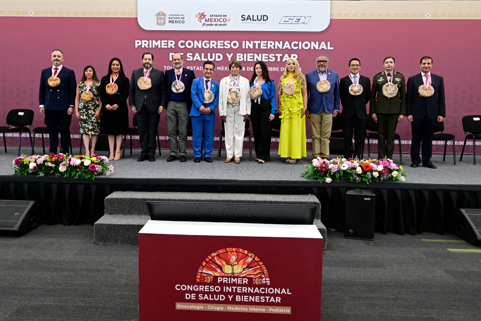 La gobernadora Delfina Gómez Álvarez inauguró el Primer Congreso Internacional de Salud y Bienestar. Foto Especial