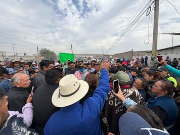 Ejidatarios bloquean el Tren Suburbano: 'No permitiremos que nos borren la identidad'
