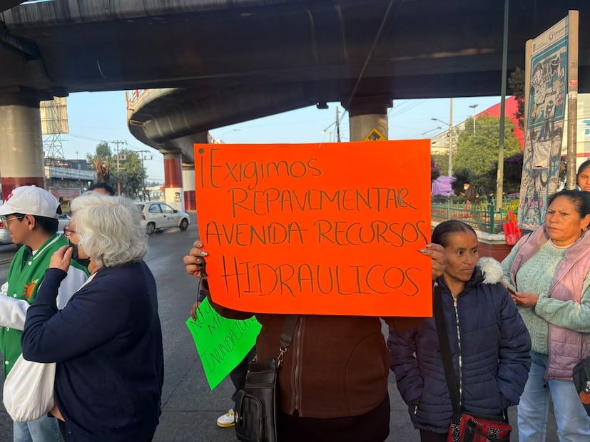 Los manifestantes explicaron que no tienen acceso a la estación Cueyamil. Foto: Arturo Contreras