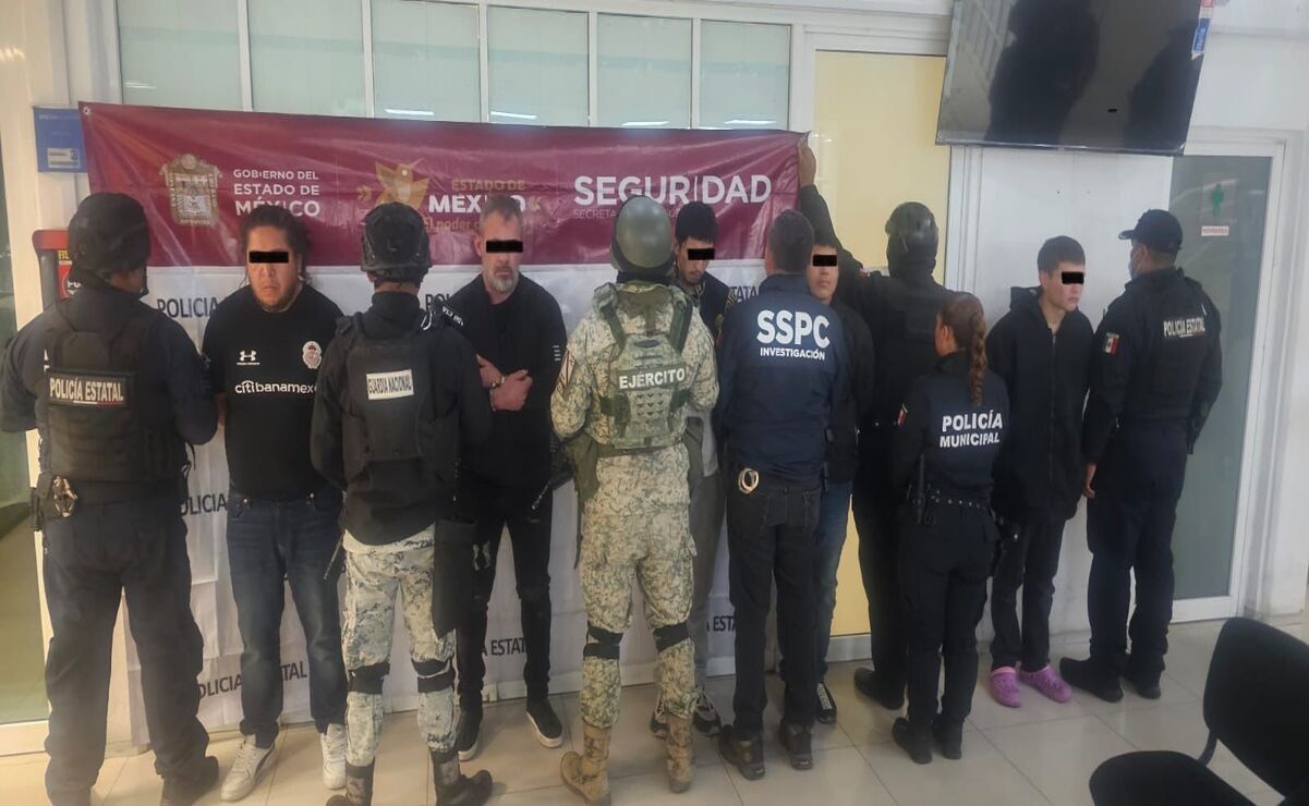 Cinco hombres fueron detenidos, entre ellos el líder de una célula del Cártel Jalisco Nueva Generación Deltas que tenía operación en el Valle de Toluca. Foto: Especial