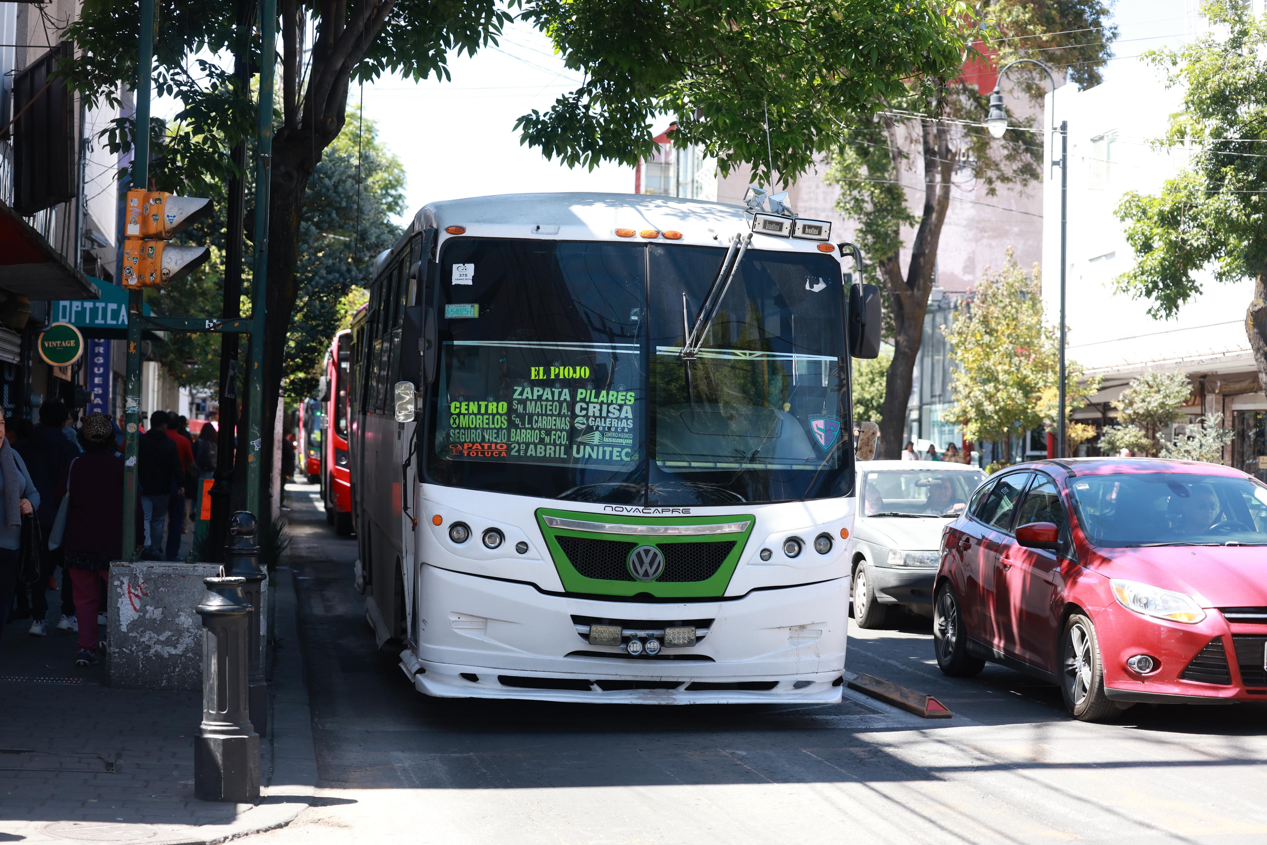 Frenan paro de transporte en el Valle de Toluca