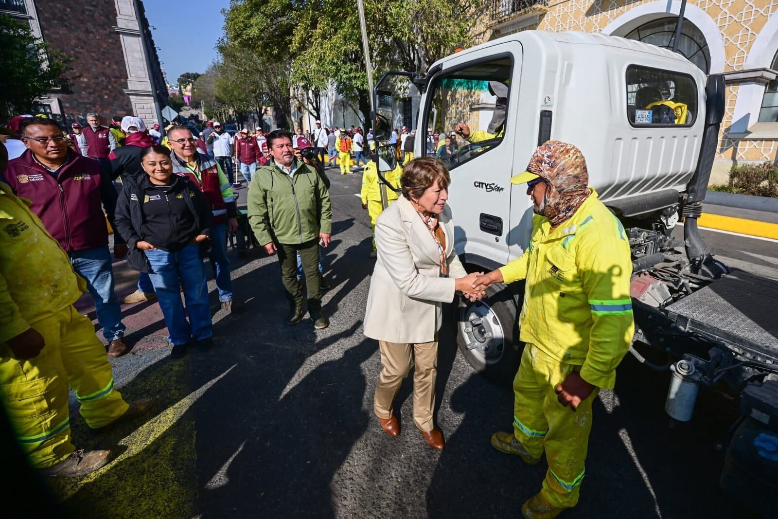 Servidores públicos recolectan 1 tonelada de basura en jornada ...
