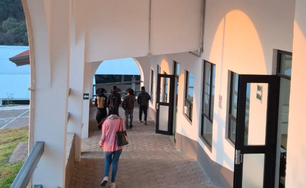 Ubicada en el exrancho "Los Tres García", la universidad ofrece una modalidad híbrida para facilitar el traslado de los mil 65 estudiantes inscritos. Foto Especial