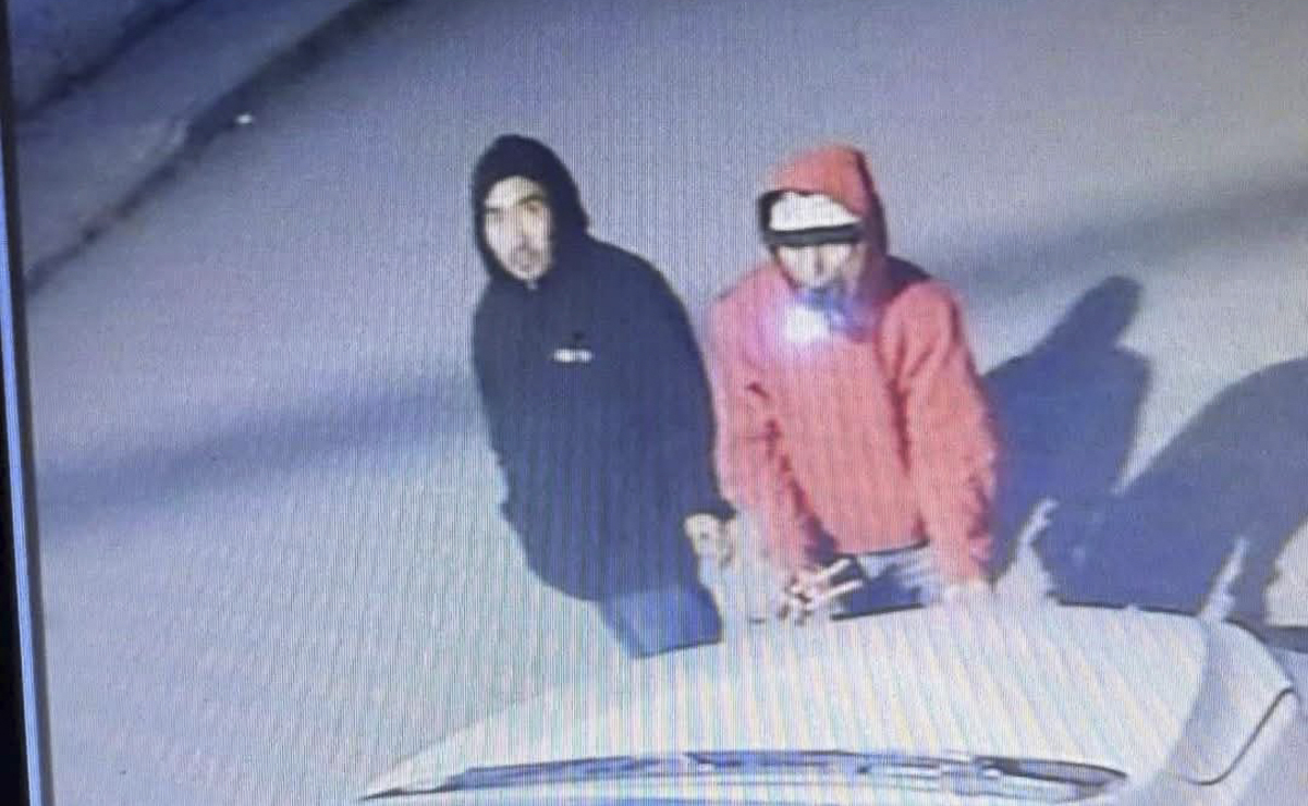 Las cámaras de videovigilancia captaron los rostros de los ladrones de autopartes. Foto: Especial