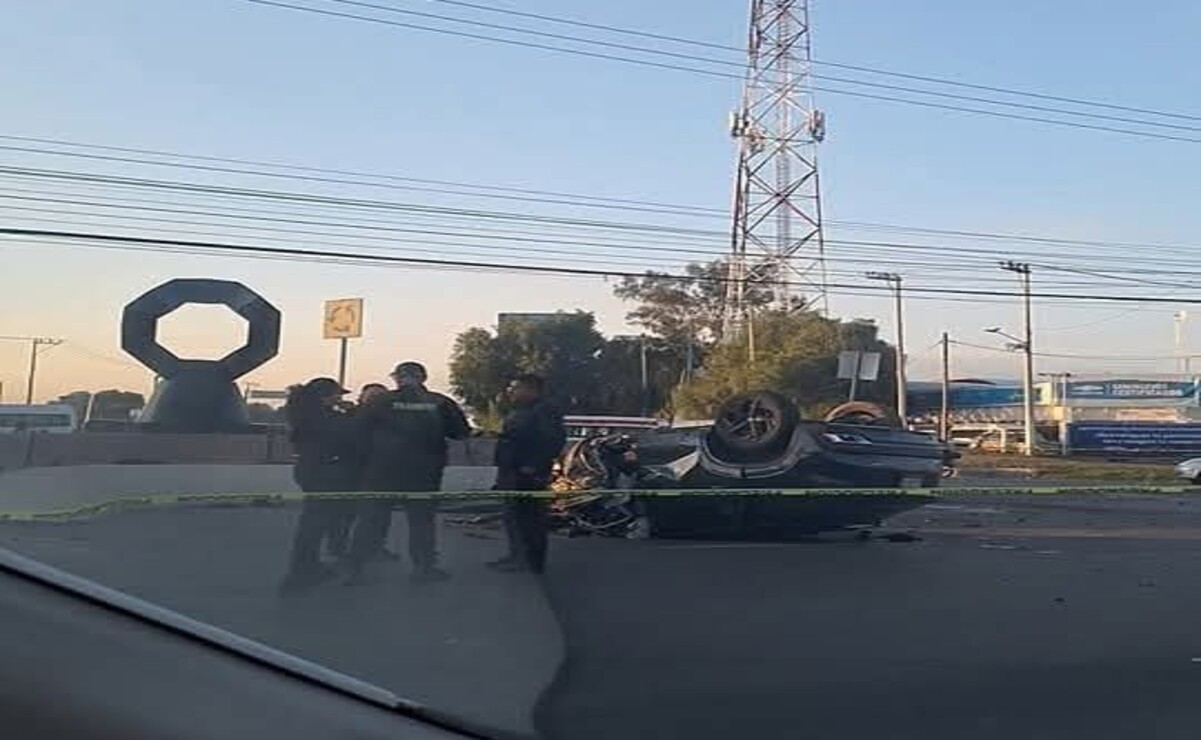 Peritos de la Fiscalía General de Justicia del Estado de México llevaron al sitio para realizar el levantamiento de los cadáveres. Foto: Especial