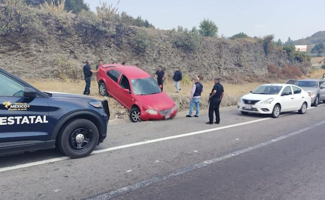 Detienen a presuntos extorsionadores de locatarios de Toluca; simulan entrega de dinero en operativo 
