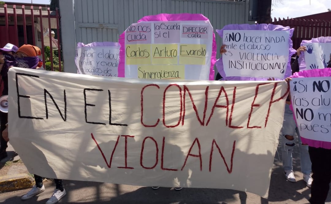 La indignación por el abuso sexual en el Conalep paraliza la Gustavo Baz en Tlalnepantla. Foto: Rebeca Jiménez