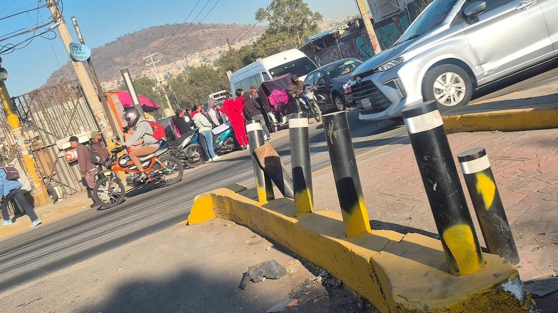 En puntos cercanos como San Vicente Chicoloapan, la vialidad recuperó circulación normal tras la intervención de autoridades. Foto: especial