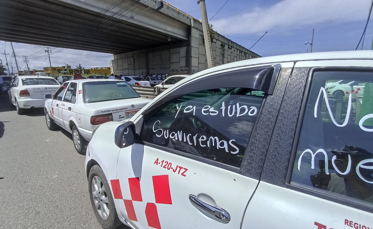 Taxistas bloquearon el acceso a Xonacatlán, Otzolotepec, Naucalpan y Toluca. Foto: Especial.