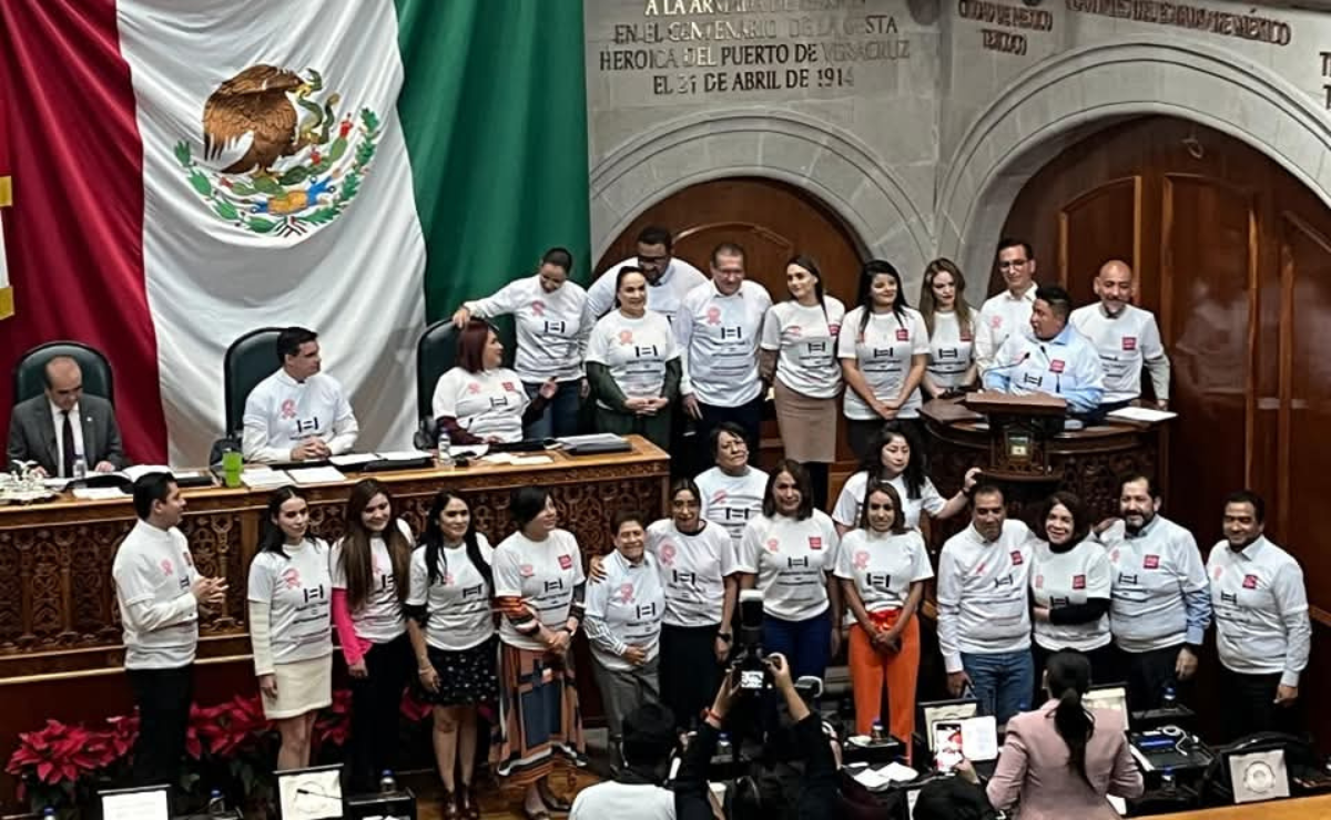 Le diputade Luisa Esmeralda Navarro Hernández presentó en el Pleno de la 62 Legislatura la iniciativa ciudadana de la asociación “Fuera de Closet” Foto: Especial