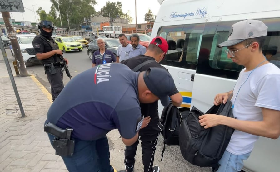 ¡Cayeron en la movida! Tres detenidos con armas y droga en combis de Ecatepec tras operativo sorpresa