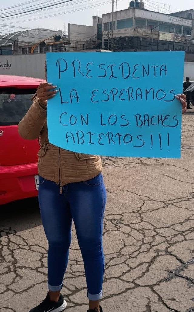 Vecinos urgen reparación de la vialidad / Foto Especial