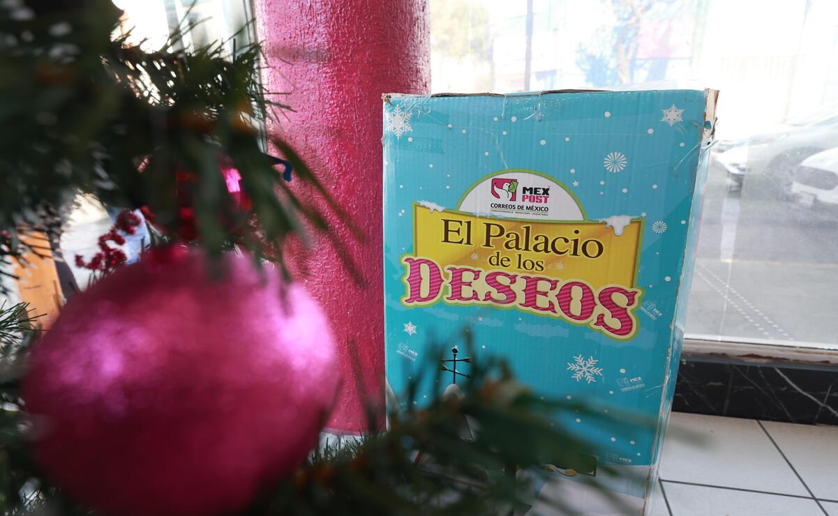 Correos de México en Toluca estableció un buzón llamado El Palacio de los Deseos para recibir cartas de los niños. Foto: Alejandro Vargas