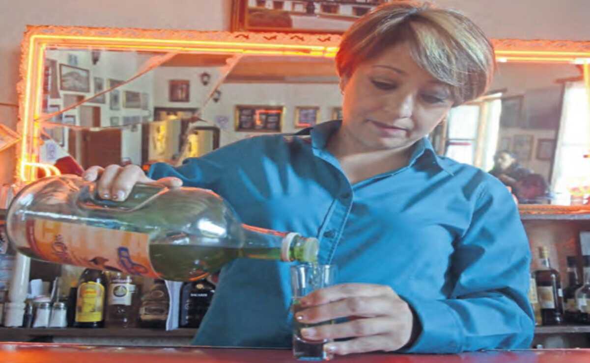 Los adultos jóvenes entre 30 a 50 años son los que concentran este abuso de bebidas embriagantes. Foto: Arturo Hernández