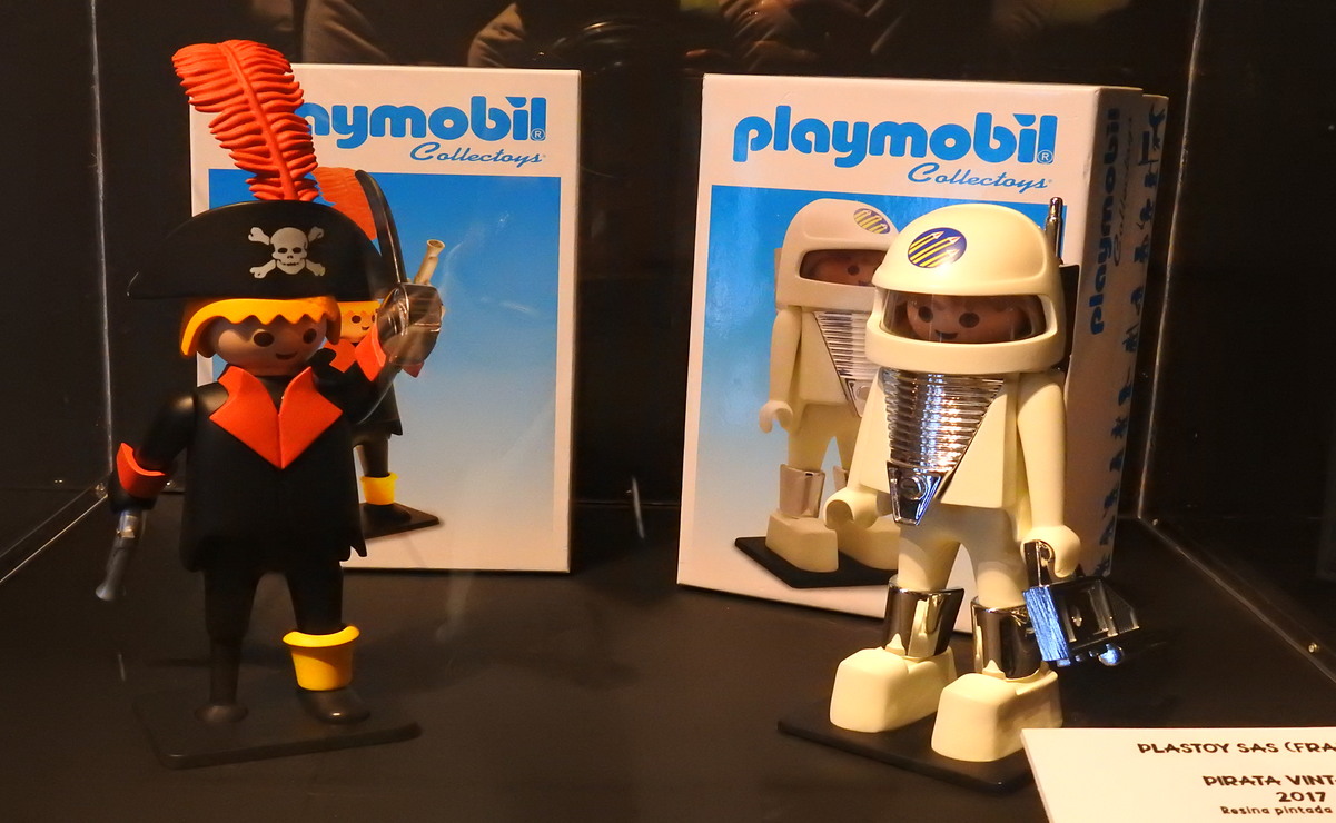 La exposición está integrada por colecciones logradas durante años de
figuras y accesorios de playmobil.
Foto: Ivan Monroy