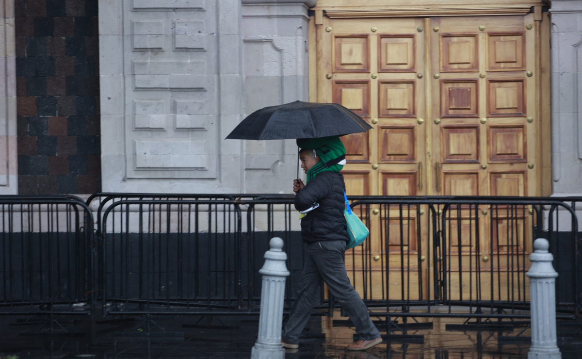 A pesar de no ser atípicas, las intensas lluvias en el Valle de Toluca exigen que la población tome medidas para prevenir accidentes y cuidar su salud. Foto: Alejandro Vargas