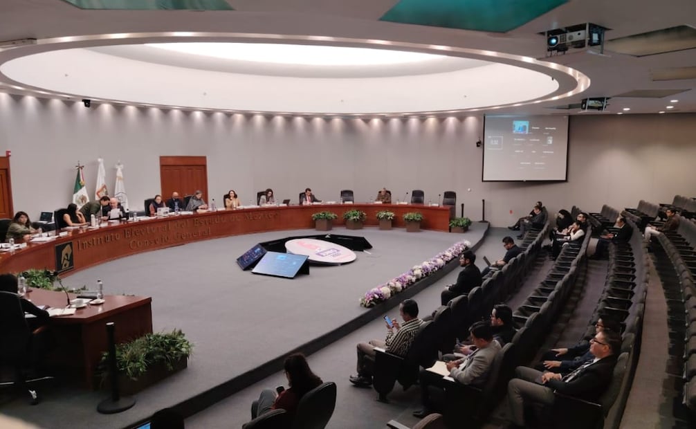 Integrantes del Consejo General del IEEM respaldando las acciones de fiscalización y prevención de noticias falsas. Foto Especial