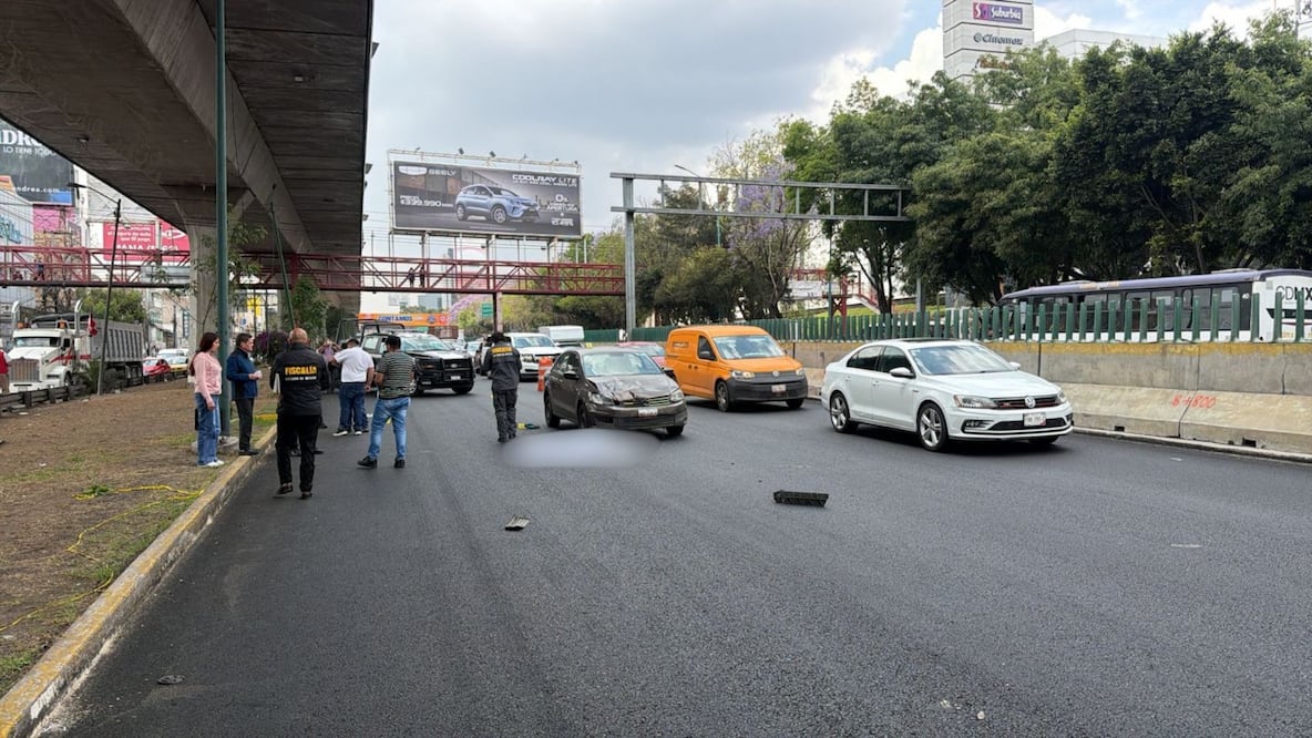 El conductor permaneció en la espera de la llegada de las autoridades. Foto: especial