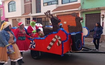 Mexicaltzingo ilumina la Navidad con desfile de carros alegóricos