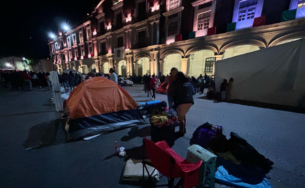 Los maestros del Edomex levantan el plantón y desbloquean la Avenida Lerdo tras lograr mesas de trabajo con el gobierno. Foto: Jorge Alvarado