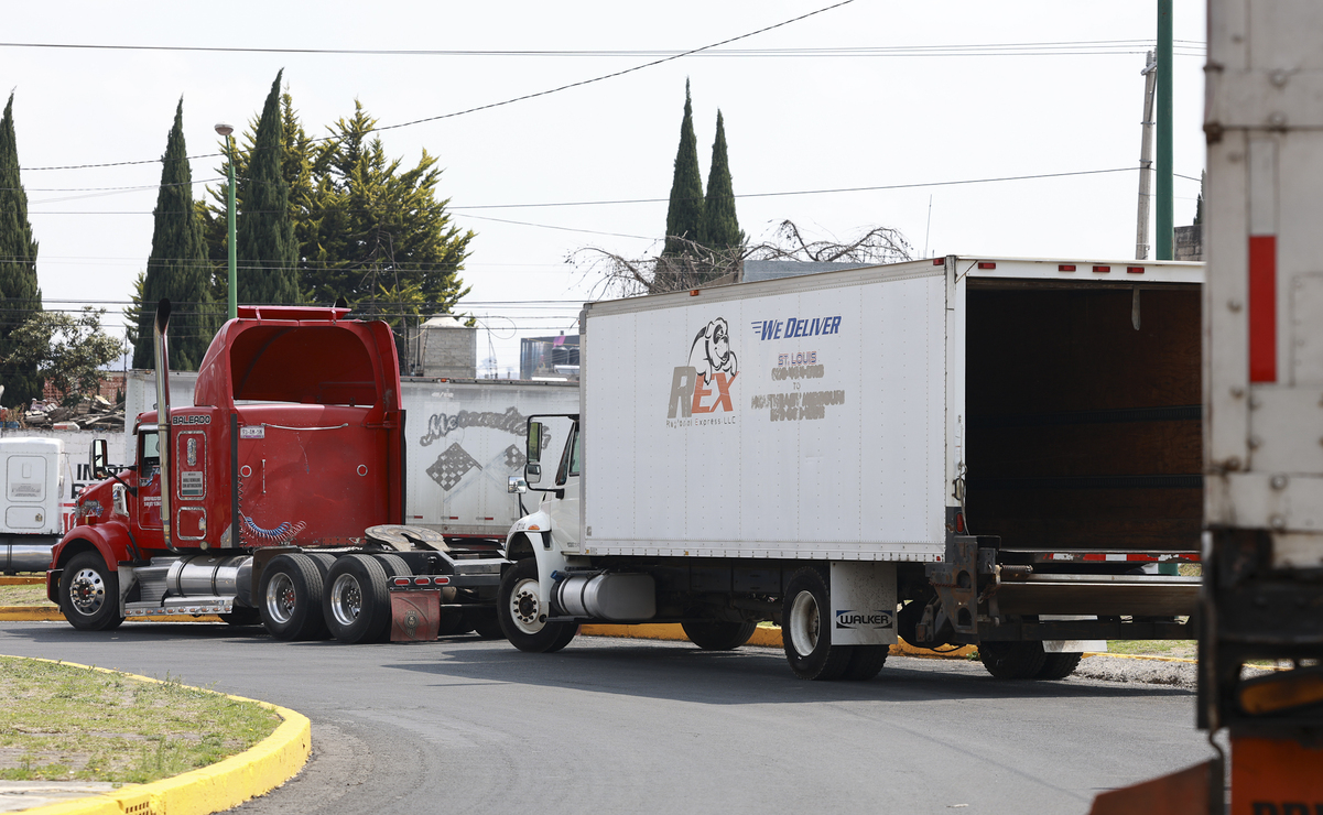 Transportistas han identificado 20 puntos donde se registraban robos diarios al transporte de carga. Foto: Alejandro Vargas / El Universal Estado de México
