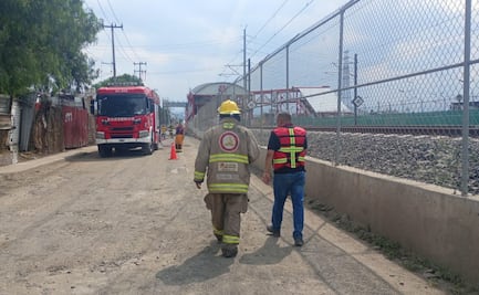 Evacuan 60 casas por fuga de gas tras ruptura de ducto en obras del Tren Suburbano